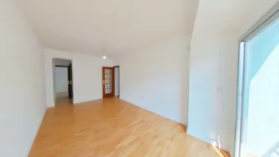 Flat in Centre Port photo 8