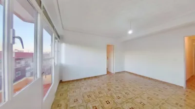 Flat in La Creu Coberta photo 6