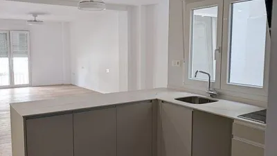 Flat on Carrer José Sánchez Sáez photo 12
