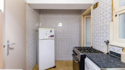 Piso en Carrer de Camp Redo photo 9