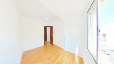 Flat in Centre Port photo 23