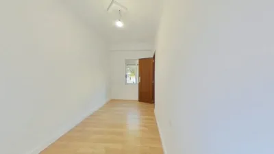 Flat in La Creu Coberta photo 9