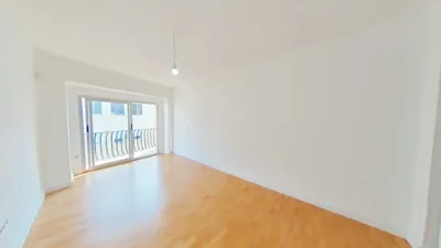 Flat in Centre Port photo 5