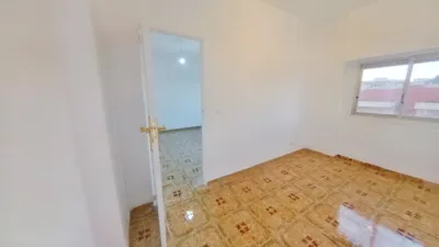 Flat in La Creu Coberta photo 8