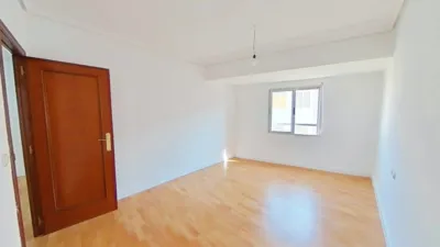 Flat in Centre Port photo 11