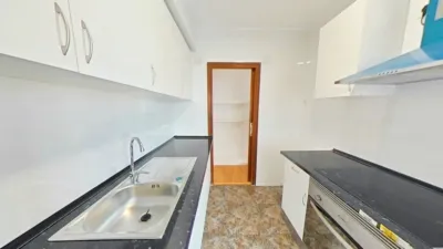 Flat in Centre Port photo 29
