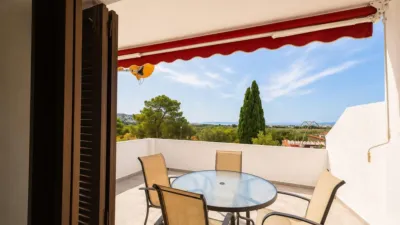 Apartment on Carrer de les Garrigues photo 2