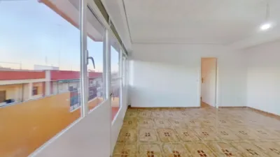 Flat in La Creu Coberta photo 5