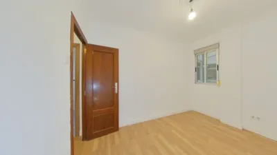 Flat in La Creu Coberta photo 12