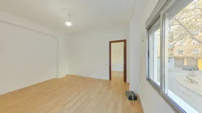 Flat in La Creu Coberta photo 8
