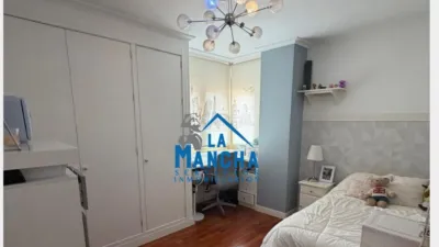 Apartment on Iris Street photo 5