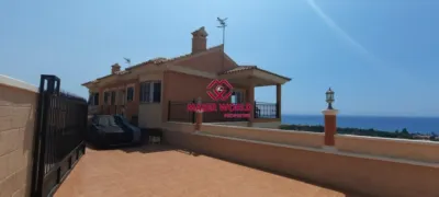 Chalet on Calle Junco photo 2