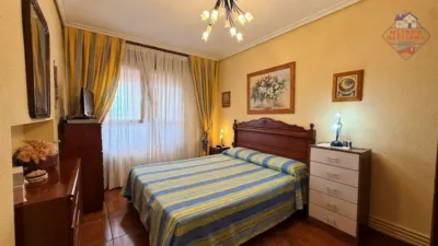 Apartment on Calle de Acacio Gutiérrez photo 33
