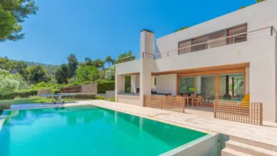 Chalet at 2 Punta Des Corb Street photo 3
