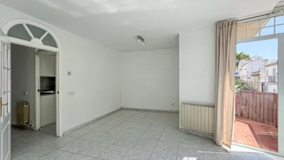 House in Centre photo 32