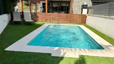Semi-detached house on Carrer de Manuel Bergés photo 14