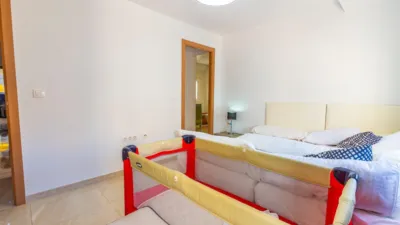 Apartment on Calle del Poeta Martínez Parra photo 20