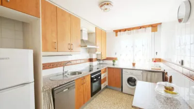 Apartment on Huerta del Rey Street photo 10