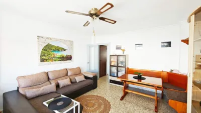 Apartment on Huerta del Rey Street photo 2