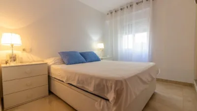 Apartment on Calle del Poeta Martínez Parra photo 15