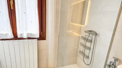 Flat on Calle de Gregorio Uzquiano photo 2