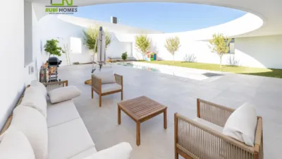 House in El Chaparral photo 14
