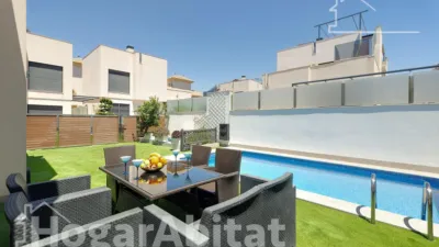 Chalet on Carrer Maria San Gil, Noain photo 18