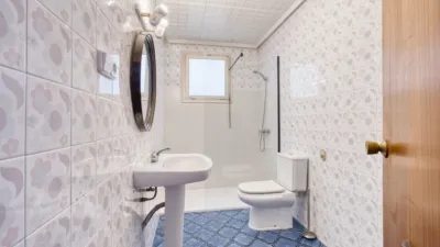 Apartment on Teodoro Llorente Street photo 14