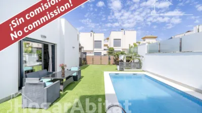 Chalet on Carrer Maria San Gil, Noain photo 3