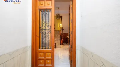 House on Calle de Cristóbal Colón, 8 photo 2