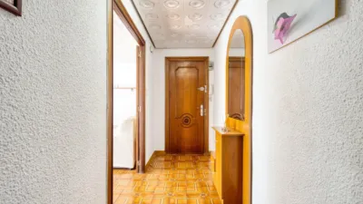 Apartment on Teodoro Llorente Street photo 2