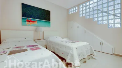 Chalet on Carrer Maria San Gil, Noain photo 24
