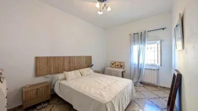 Chalet on Calle de la Llerena photo 17