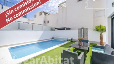 Chalet on Carrer Maria San Gil, Noain photo 2