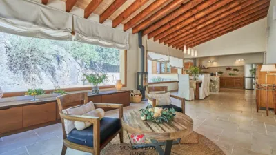 Chalet on Carrer dels Quarterades photo 5