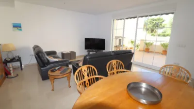 Semi-detached house on Enrique Soriano Street photo 15