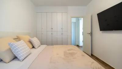 Apartment on Avenida de Rafael Puig Lluvina photo 21