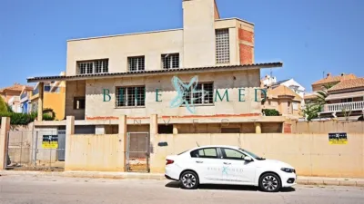 Chalet on Avenida de Cabo de la Nao photo 2
