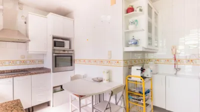 Apartment on Avenida de Alfonso X 'El Sabio' photo 16