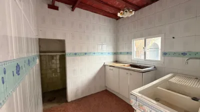 House in a Central Location photo 3