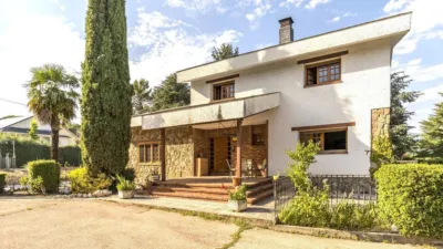 Chalet on Avenida de las Acacias photo 2