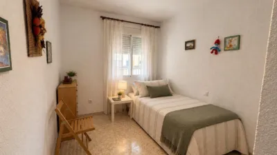 Apartment in University Area photo 24