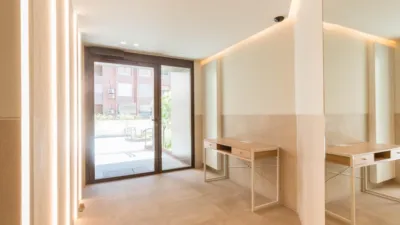 Apartment on Avenida de Alfonso X 'El Sabio' photo 42