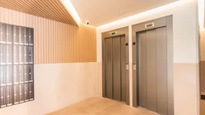Apartment on Avenida de Alfonso X 'El Sabio' photo 43
