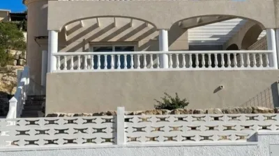 Chalet on Carrer de Torrevella photo 2