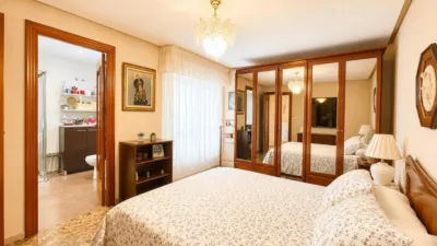 Apartment at Carrer Poeta Miguel Hernandez, No. 14 photo 10