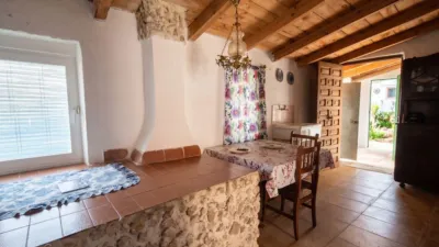 Rustic farm on Calle Arriba photo 9