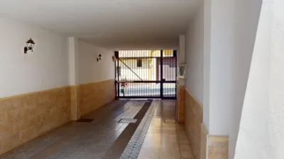 House in the Centre photo 2