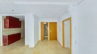 Flat in La Creu Coberta photo 9