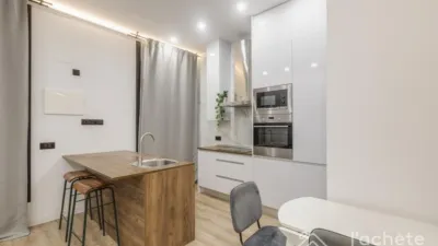 Apartment on Calle de Fernán González photo 5